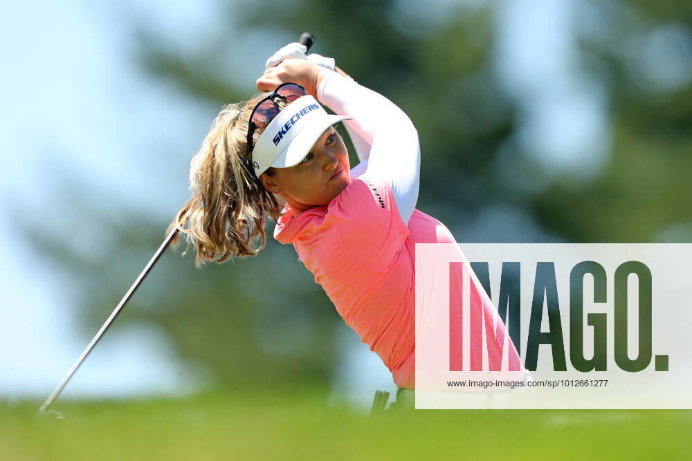 Meijer LPGA, Golf Damen Classic Brooke Henderson of Canada tees off on the third tee during the first round of the Meijer LPGA Classic for Simply Give golf tournament at Blythefield Country Club in Belmont, MI, USA Thursday, June 16, 2022. Belmont Michigan United States