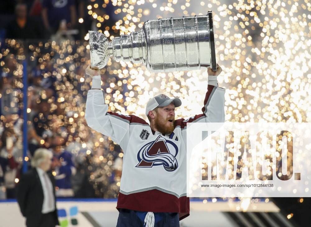 Colorado Avalanche left wing Gabriel Landeskog (92) holds the Stanley Cup after the Avalanche defeated the Tampa Bay Lightning 2-1 in Game 6 Sunday, June 26, 2022 in Tampa. Tampa USA - ZUMAs70_ 0161647795st