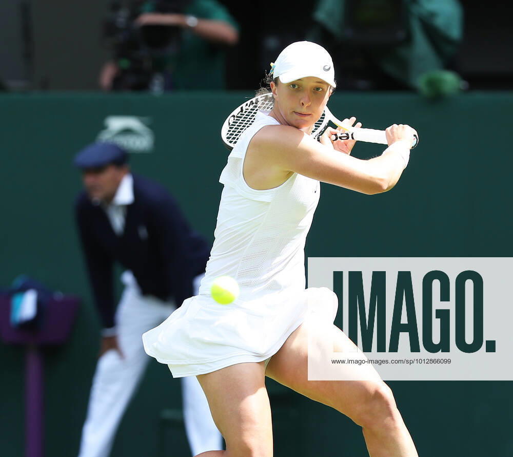 TENNIS - Wimbledon 2022 LONDON,ENGLAND,28.JUN.22 - TENNIS - WTA, Tennis Damen Tour, Wimbledon, Grand Slam. Image shows Iga Swiatek (POL). GEPAxpictures Grieves
