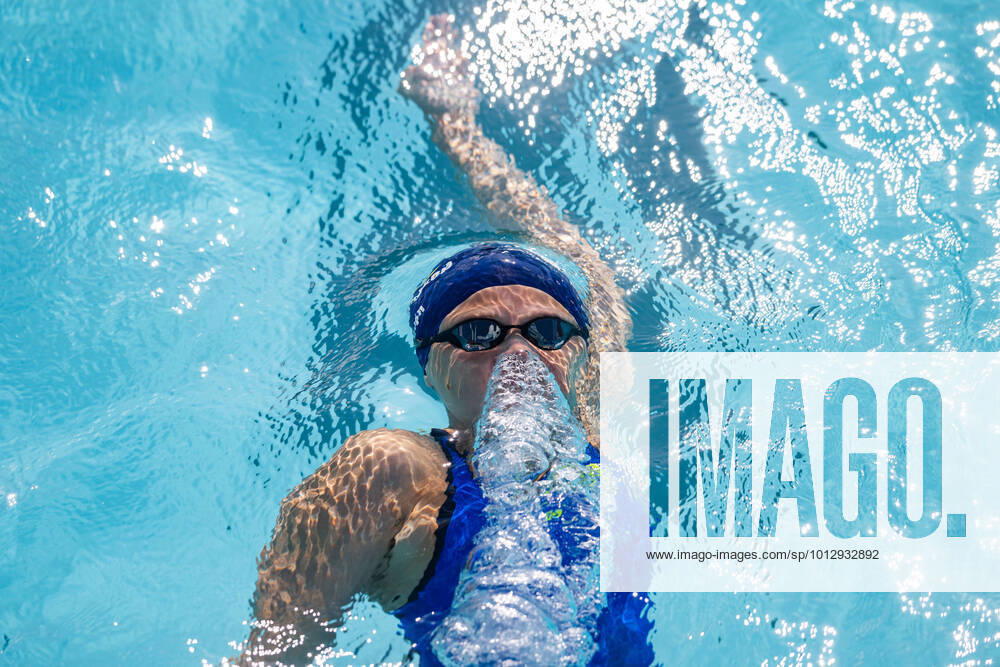 Frida FlorÃ n competes in the ladies B final in the 200m backstroke during day 5 of the Swedish Championships week on July 2, 2022 in Linköping,
