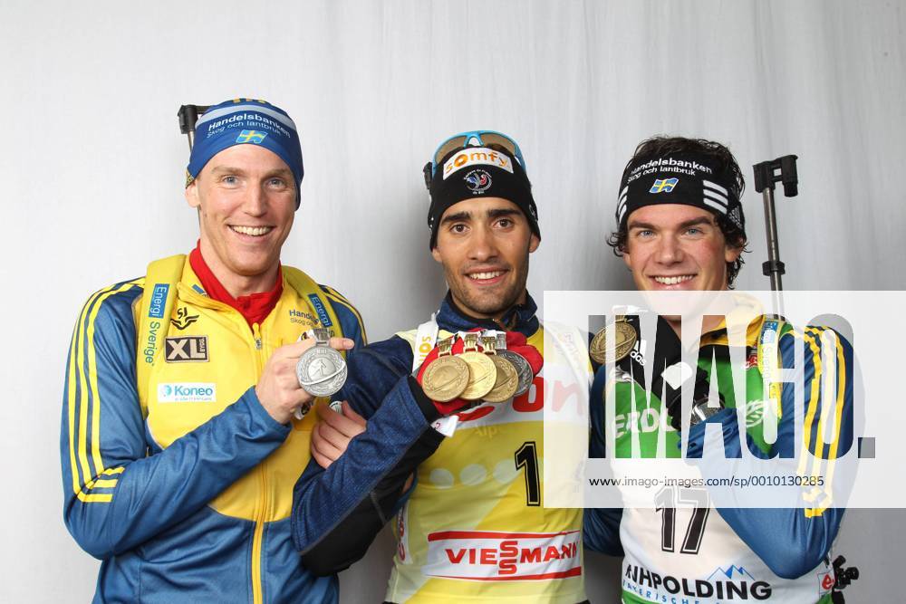 Biathlon WM IBU 11.03.2012 Weltmeisterschaften Biathlon Ruhpolding Chiemgau Arena 15 km Massenstart Herren vlnr Bjoern FERRY SWE Silbermedaille, Martin FOURCADE FRA Goldmedaille erfolgreichster Teilnehmer der Weltmeisterschaften in Ruhpolding 3xGoldmedaille (10km Sprint, 12,5km Verfolgung), 1x Silbermedaille (20km), Fredrik LINDSTROEM SWE Bronzemedaille