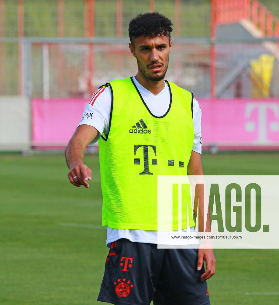 40 Noussair Mazraoui, portrait, portrait, football 1 Bundesliga FC Bayern Muenchen training at Saebenerstrasse on 08 07 2022 PHOTO Mladen Lackovic LakoPress