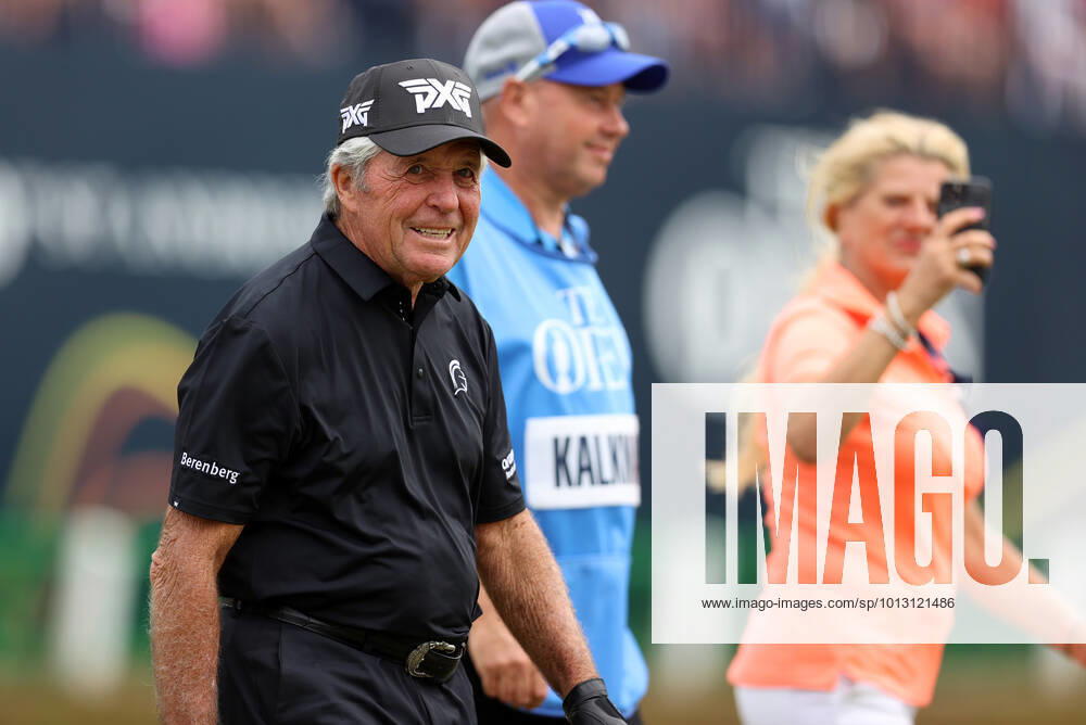 11th July 2022, Old Course at St Andrews, St Andrews, Fife, Scotland; The Open Golf Championship pre-tournament activities; Gary Player (RSA) walks from the tee on the first hole ActionPlus12407568 DavidxBlunsden