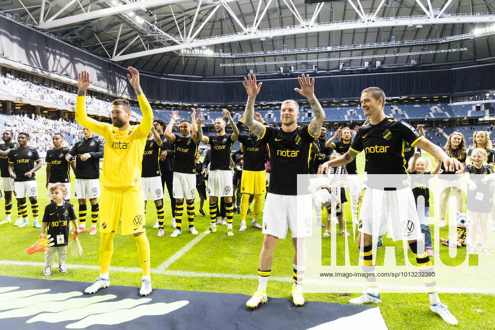 AIKs goalkeeper Kristoffer Nordfeldt, John Guidetti and Mikael Lustig thank the audience in front of the rest of the team after the football match in the Allsvenskan between AIK and Kalmar on 17 July 2022 in Stockholm,