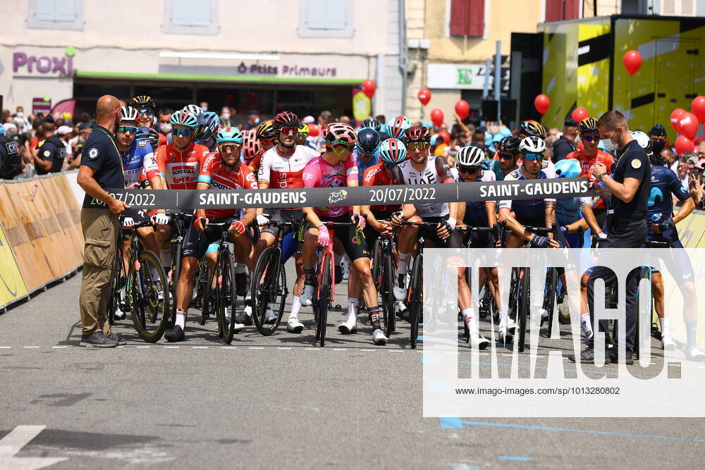 The pack of riders pictured at the start of stage 17 of the Tour de France cycling race, from Saint-Gaudens to Peyragudes (130 km), France, on Wednesday 20 July 2022. This year s Tour de France takes place from 01 to 24 July 2022. - UK OUT DAVIDxPINTENS x37656991x