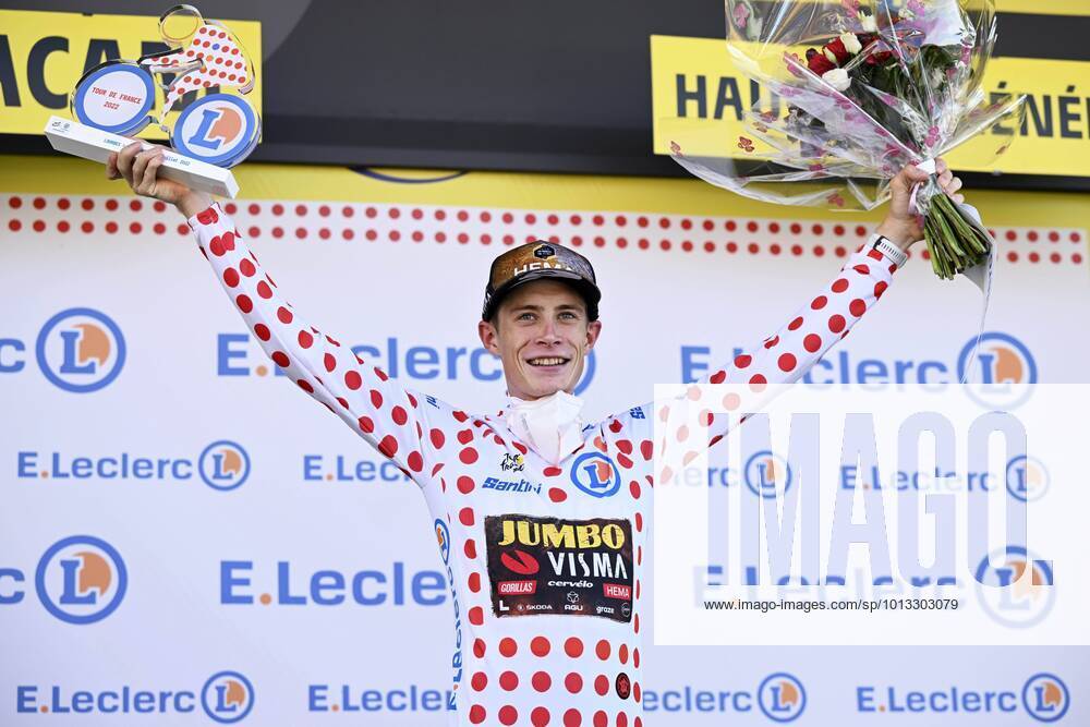 KW29 HAUTACAM, FRANCE - JULY 21 : Vingegaard Jonas (DEN) of Team Jumbo-Visma polka dot during stage 18 of the 109th edition of the 2022 Tour de France cycling race, a stage of 143 kms with start in Lourdes and finish in Hautacam on July 21, 2022 in Hautacam, France, 21 07 2022 ( Motordriver Kenny Verfaillie - Tour de France 2022 - Stage 18 PhotoNews Panoramic