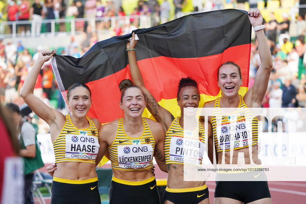 World Championships 2022 Oregon , Eugene USA, World Athletics, athletics, track and field, World athletics championships 2022 Oregon athletics World Championships 2022 Oregon 15 07 24 07 2022, Hayward field Eugene, Oregon, 4x100m relay women final , Rebekka Haase, Gina Lückenkemper, Tatjana Pinto, Alexandra Burghardt,