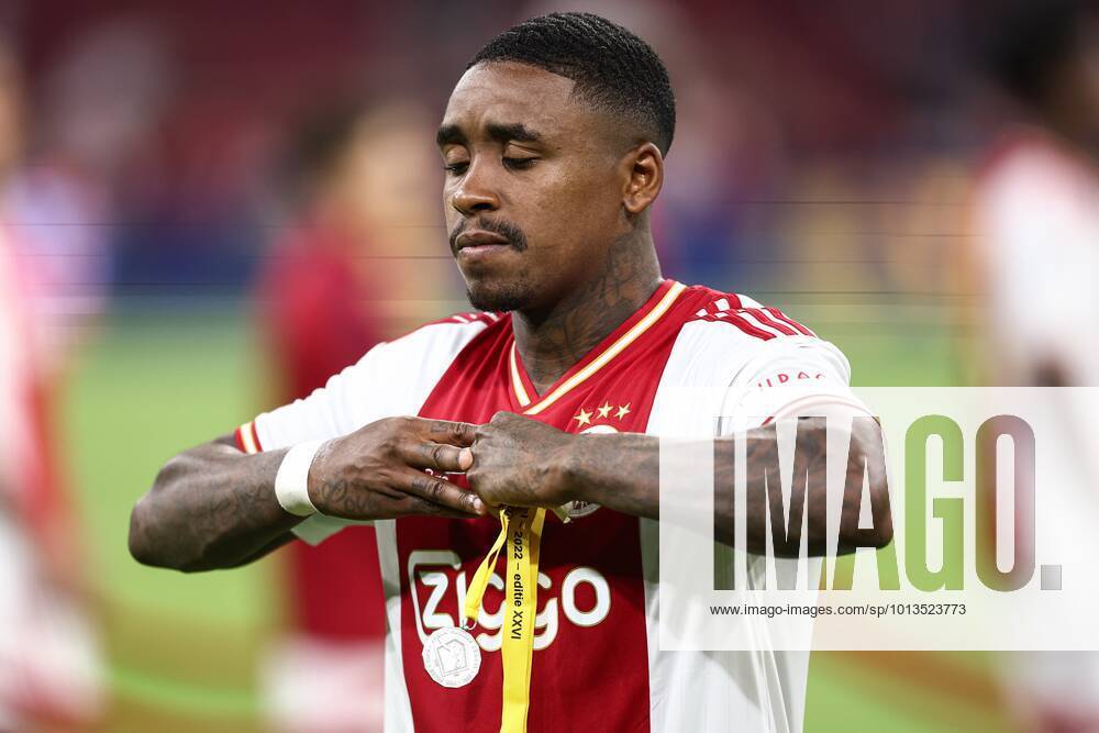 AMSTERDAM Steven Bergwijn of Ajax during the Johan Cruijff Scale match between Ajax Amsterdam and PSV Eindhoven at the Johan Cruijff Arena on July 30, 2022 in Amsterdam, Netherlands ANP VINCENT JANNINK Johan Cruyff Shield 2022 2023 ANPxSportx IVx 452495004 originalFilename: 452495004