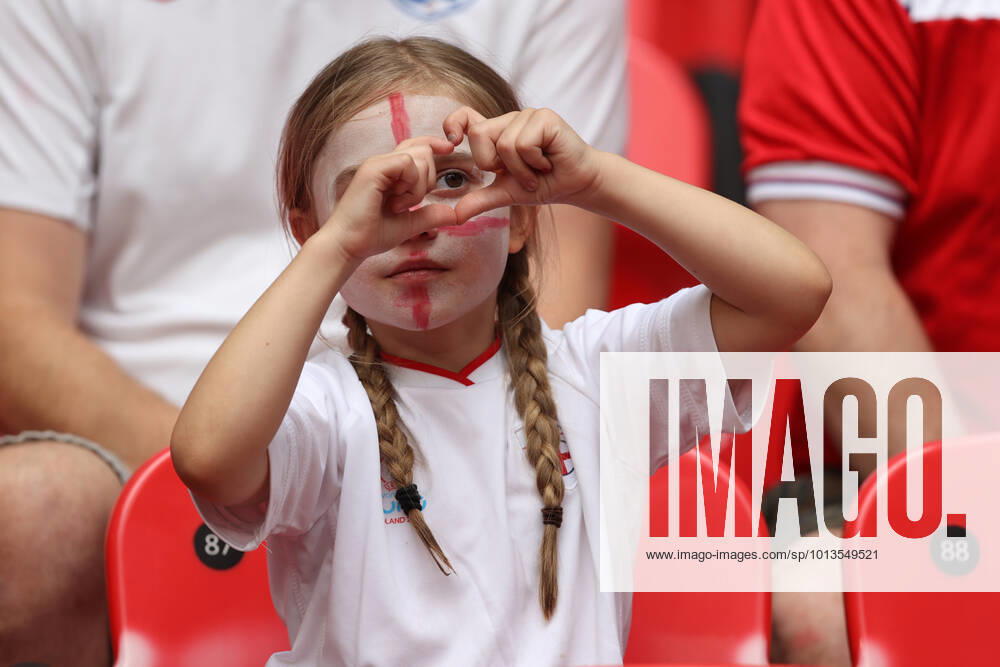 Endspiel der Frauen-Europameisterschaft 31. Juli 2022, Wembley Endspiel der UEFA-Frauen-Europameisterschaft England gegen Deutschland ein junger Fan Foto Charlotte Wilson Abseits London UK