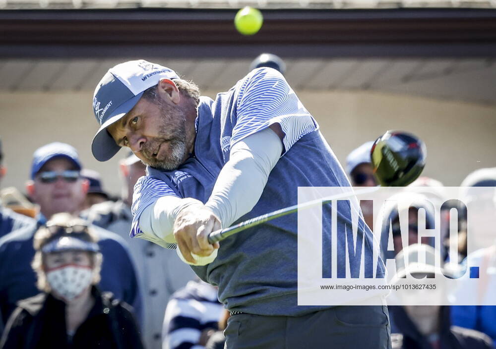 Doug Barron tees off during the PGA, Golf Herren Tour Champion s Shaw Charity Classic golf event in Calgary, Alta., Friday, Aug. 5, 2022. Doug Barron - ZUMAc35_ 20220805_zaf_c35_067