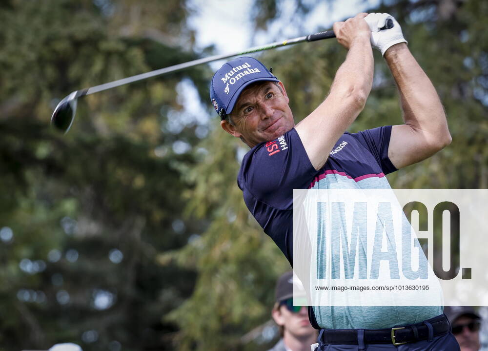 Padraig Harrington hits from the 18th tee during the PGA, Golf Herren Tour Champion s Shaw Charity Classic golf event in Calgary, Alta., Friday, Aug. 5, 2022. Padraig Harrington, - ZUMAc35_ 20220805_zaf_c35_075