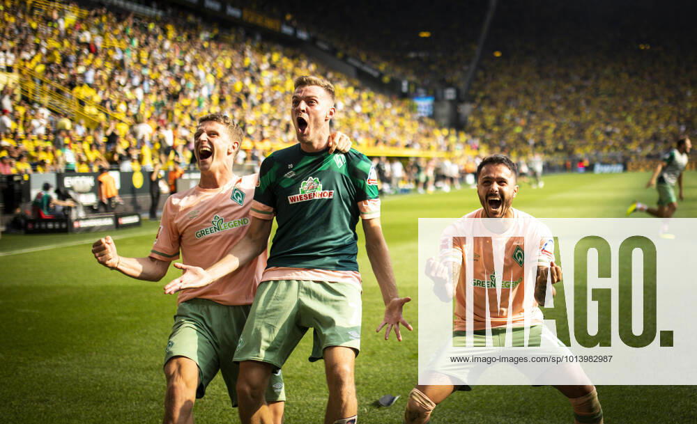Goal celebration Jens Stage, Marvin Ducksch Werder Leonardo Bittencourt Werder Borussia Dortmund Werder Bremen 20 08 2022, football season 2022 23 photo Moritz Müller