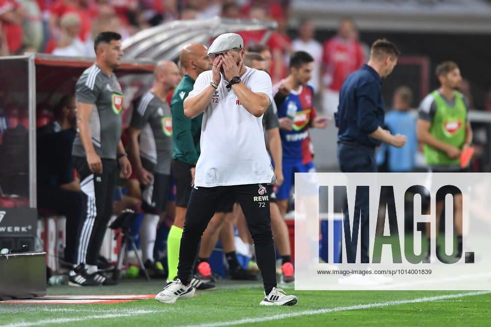 Soccer UEFA Conference League Play Off 1 FC Cologne Fehervar FC on 18 08 2022 at RheinEnergieStadion in Cologne Steffen Baumgart coach head coach Cologne disappointed