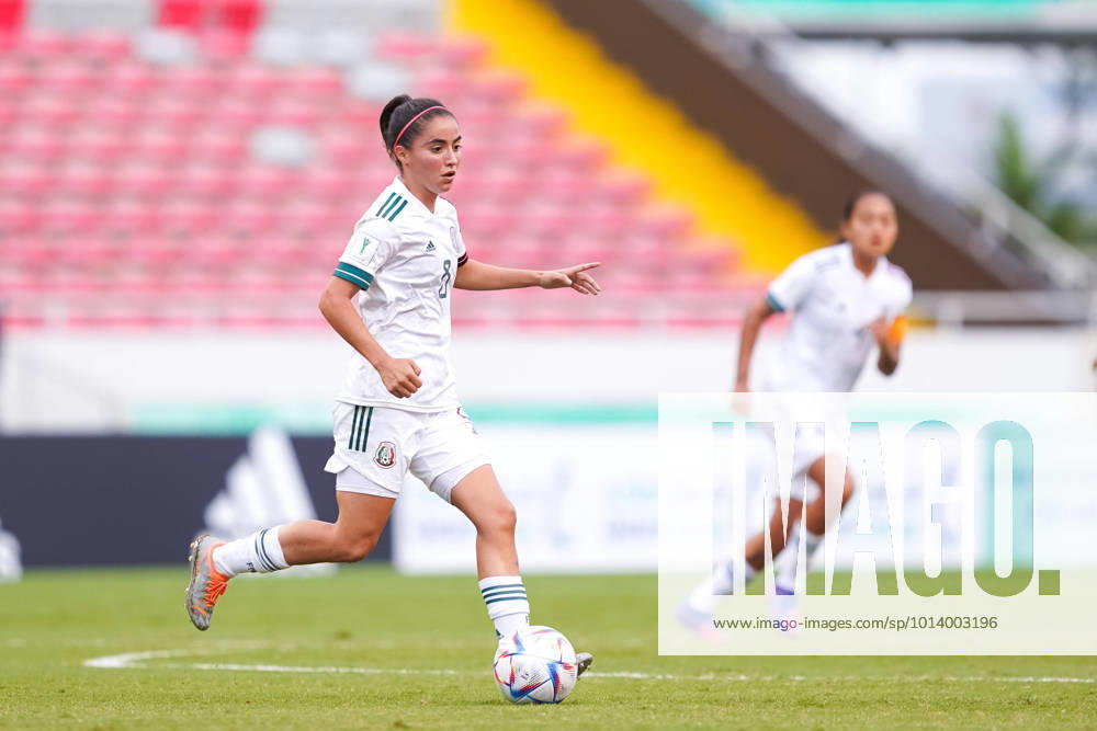 San Jose, Costa Rica, August 20th 2022: Daniela Delgado (8 Mexico) controls the ball during the FIFA U20 Womens World Cup Costa Rica 2022 quarterfinal football match between Spain and Mexico at Estadio Nacional in San Jose, Costa Rica. (Daniela Porcelli SPP)