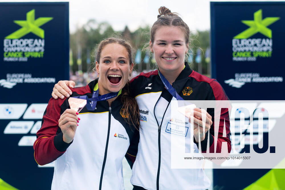HAKE Jule, PASZEK Paulina GER celebrating their bronze medal, Womens Kayak Double 200 Meter, GER, Canoe Sprint Canoe Sprint , European Championships Munich 2022, 21 08 2022 Photo Eibner Memmler GER, Canoe Sprint Canoe Sprint , European Championships Munich 2022, 21 08 2022 Munich