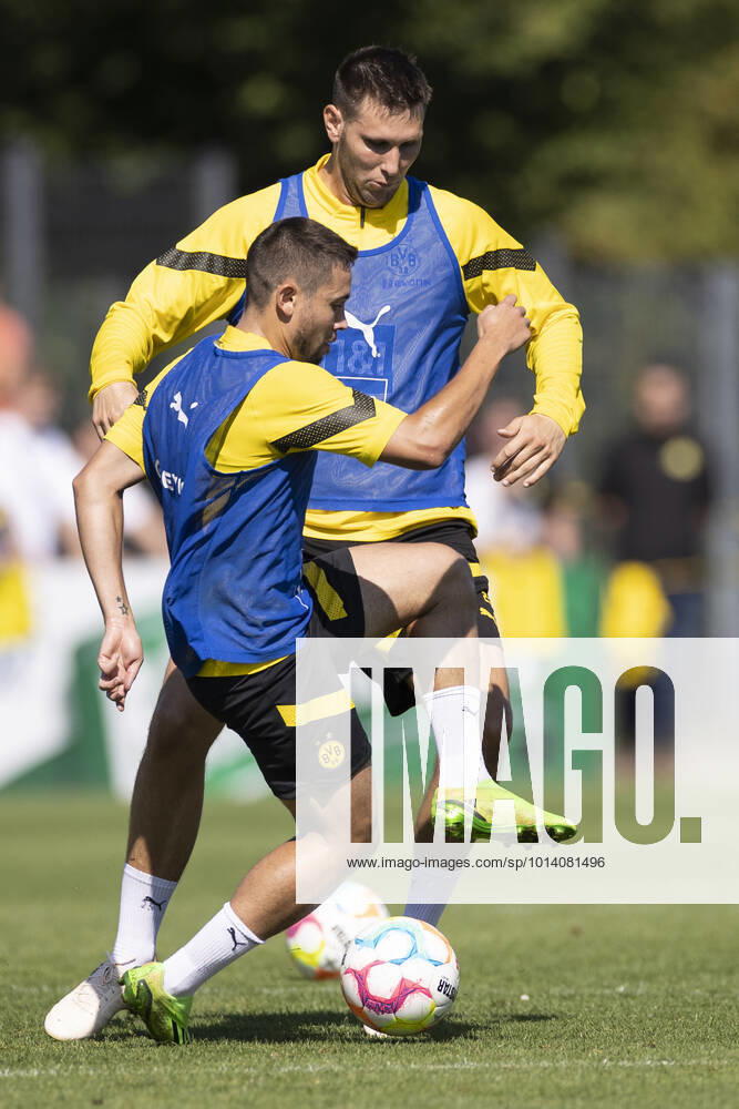 Soccer 1 Bundesliga, season 2022 2023, training of Borussia Dortmund on 23 08 2022 in Dortmund Brackel North Rhine Westphalia Niklas Süle right against Raphael Guerreiro