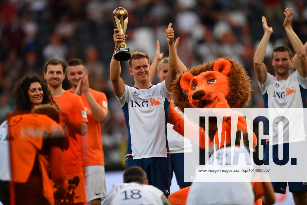 Soccer Champions for Charity the charity match in honor of Michael Schumacher on 24 08 2022 at Deutsche Bank Park in Frankfurt am Main Mick Schumacher accepts the cup