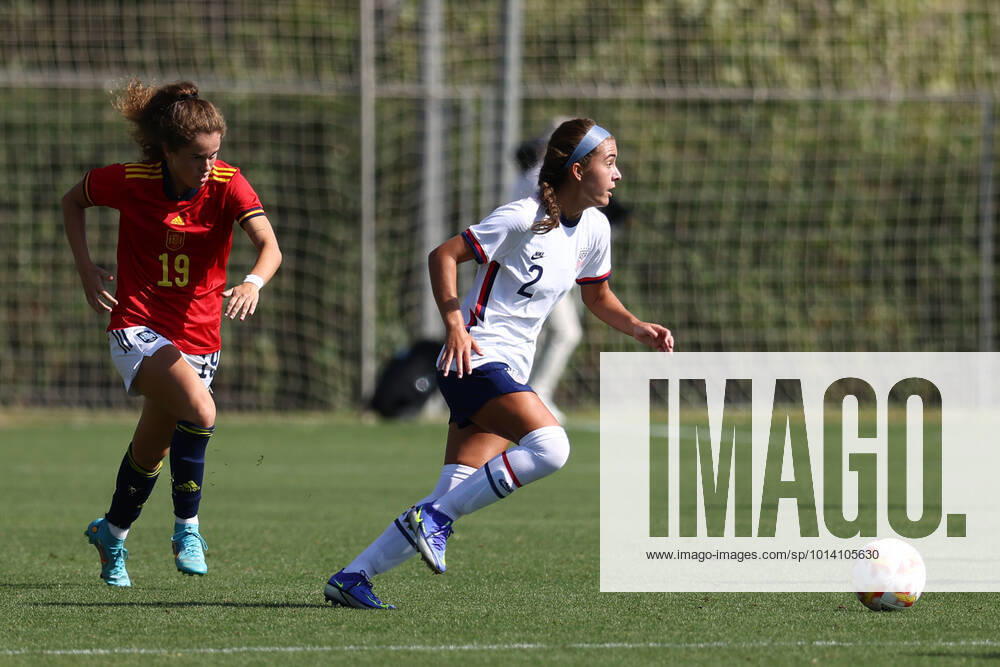 Ella Sanchez of US Soccer U17, U 17 and Laia Martret of Spain U17 during the friendly football match played between Spain Women Under 17 and United States of America â€oeUS Soccer†Women Under 17 at Ciudad del Futbol on August 25, 2022 in Las Rozas, Madrid, Spain. LAS ROZAS SPAIN - ZUMAa181 20220825_zaa_a181_086