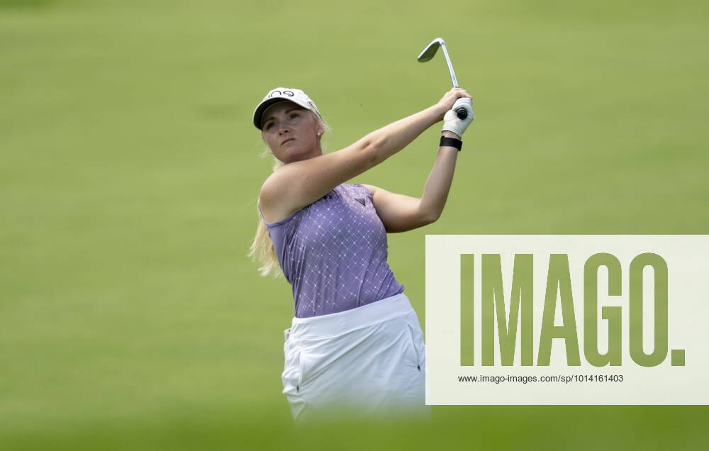Maddie Szeryk, of Canada, hits an approach shot on the 3rd hole during the third round action at the CP Womens Open, Saturday, August 27, 2022 in Ottawa. Maddie Szeryk - ZUMAc35_ 20220827_zaf_c35_015