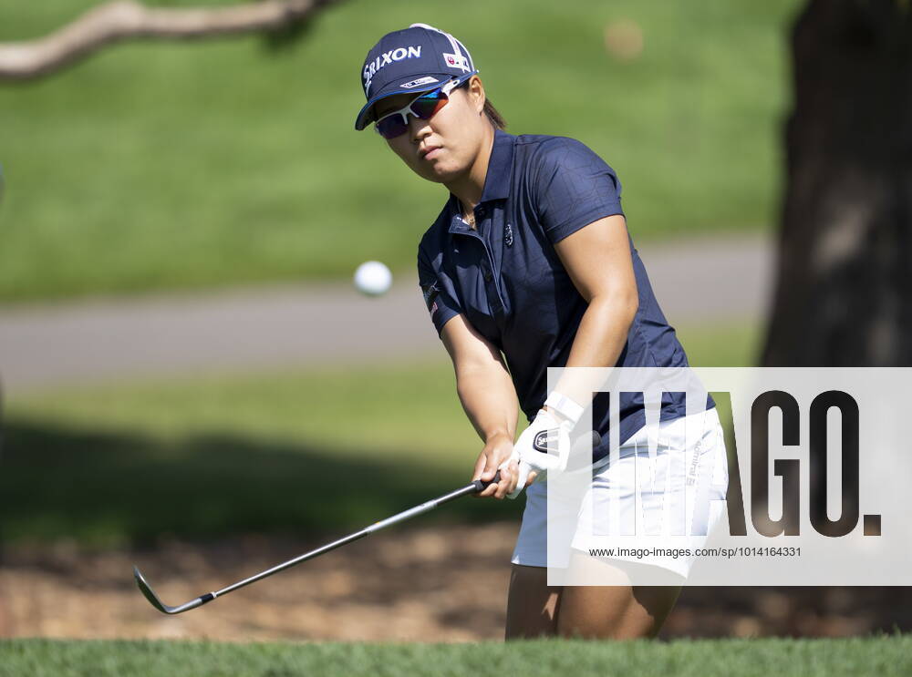 Nasa Hataoka, from Japan, chips onto the 4th green ..during the third round action at the CP WomenöÄÃ s Open, Saturday, August 27, 2022 in Ottawa. Nasa Hataoka - ZUMAc35_ 20220827_zaf_c35_036