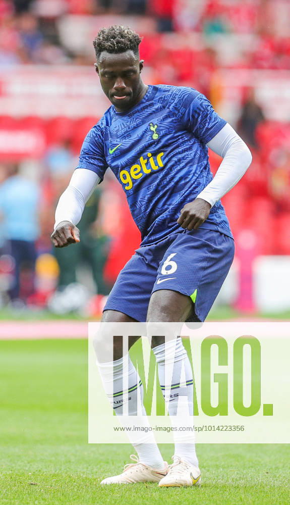 Nottingham Forest v Tottenham Hotspur Premier League 28 2022. Davinson Sanchez (6) of Tottenham Hotspur warm up during the Premier League match between Nottingham Forest and Tottenham Hotspur at the City Ground, Nottingham, England on 28 August 2022. Nottingham City Ground Nottinghamshire England Editorial use only DataCo restrictions apply See www.football-dataco.com ,
