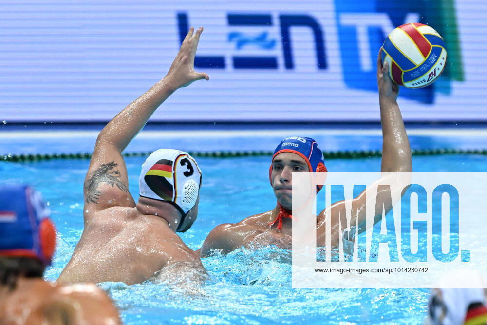 KW35 LEN European Water polo, Wasserball Championships - Day 3 Kas Te Riele of Netherlands in action against Ferdinand Korbel of Germany during the 2022 European Water Polo Championship match Netherlands v Germany at the Spaladium Arena on August 28, 2022 in Split, Croatia MarkoxLukunic PIXSELL