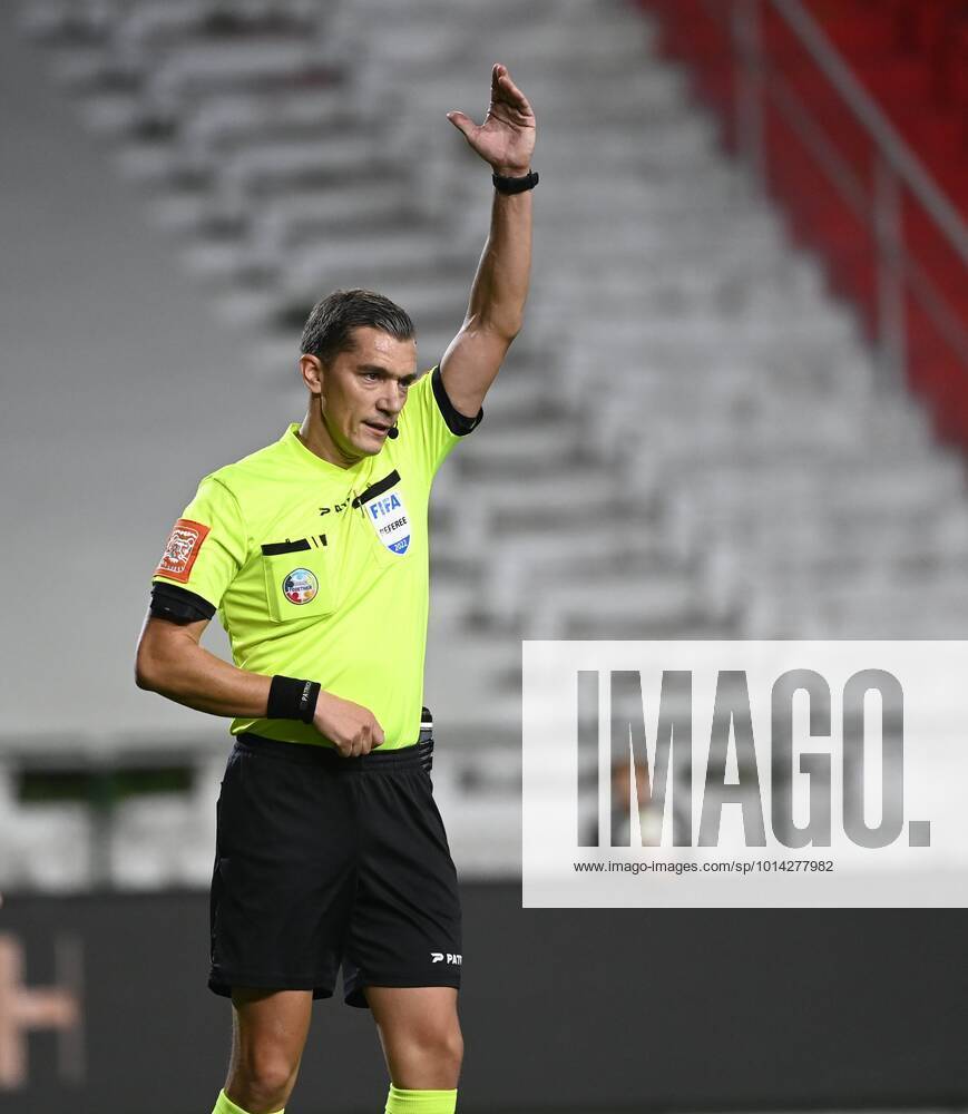 ANTWERPEN, BELGIUM - AUGUST 31 : referee Jonathan Lardot gestures during the Jupiler Pro League match between Royal Antwerp and Union St-Gilloise on August 31, 2022 in Antwerpen, Belgium, 31 08 2022 ( Royal Antwerp v Union St-Gilloise - Jupiler Pro League PhotoNews Panoramic