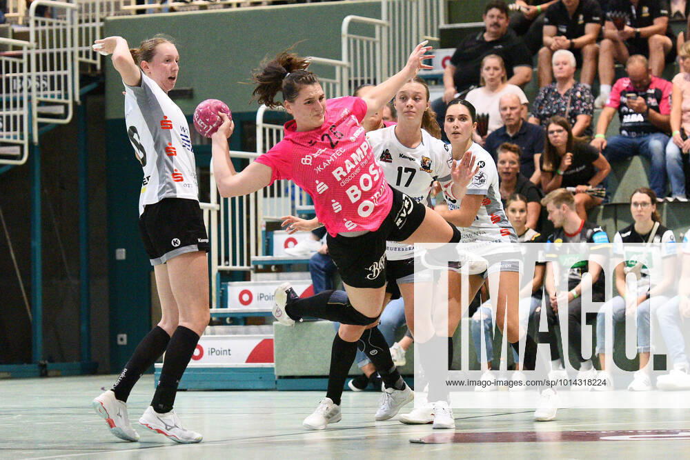Svenja Huebner TusSies Metzingen 26 vs Kimberley Gisa Waiblingen Tigers 18 and Emma Hertha Waiblingen Tigers 17 TusSies Metzingen vs VfL Waiblingen Tigers handball, HVW, HBF, test match, 2022 2023 season , 02 09 2022 TusSies Metzingen vs VfL Waiblingen Tigers handball, HVW, HBF, test match, 02 09 2022 Metzingen