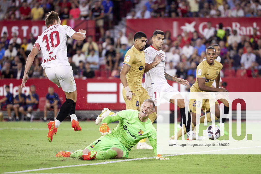 Sevilla FC v FC Barcelona, Barca LaLiga Santander, Seville, Spain Seville, Spain. 03rd September 2022. Ivan Rakitic (10) of Sevilla FC and Marc-Andre ter Stegen (1) of FC Barcelona seen during the LaLiga Santander match between Sevilla FC and FC Barcelona at Estadio Ramon Sanchez Pizjuan in Seville. Seville Andalucia Spain Estadio Ramon Sanchez Pizjuan