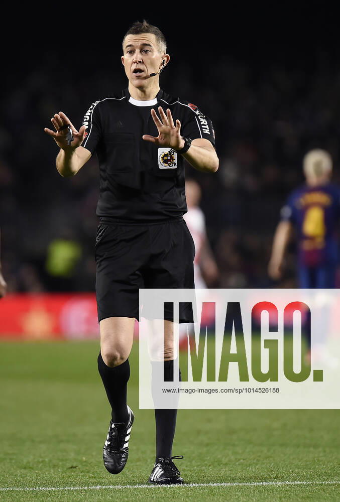 FC Barcelona, Barca v Deportivo Alaves. LaLiga, date 21. Camp Nou stadium, Barcelona, Spain - 28 January 2018 The referee Ignacio Iglesias Villanueva. Barcelona SPA