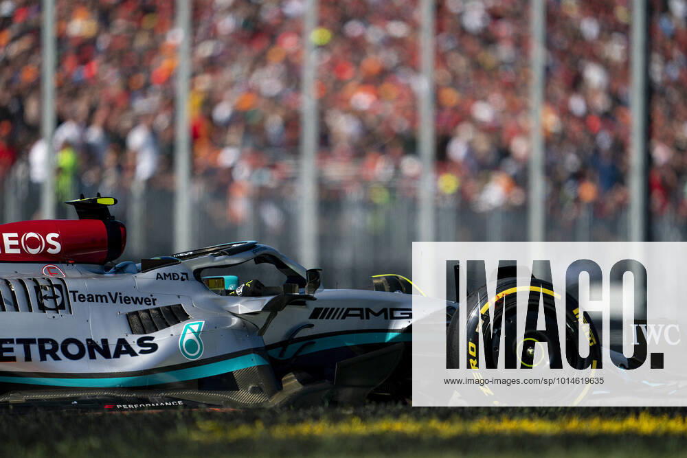 LEWIS HAMILTON of Great Britain and Mercedes-AMG F1 Team drives during the 2022 FIA Formula 1 Italian Grand Prix at Autodromo Nazionale Monza in Monza, Italy. Monza Italy - ZUMAg147 20220911_zap_g147_075