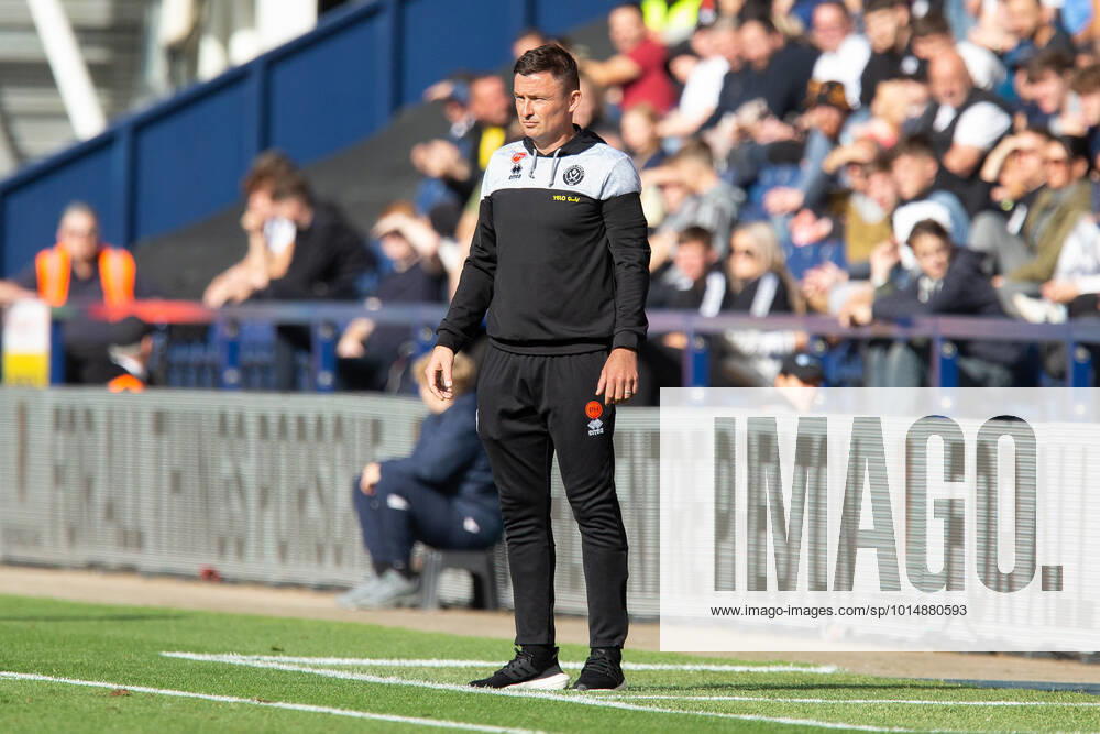 Sky Bet Championship Preston North End v Sheffield United Paul Heckingbottom manager of Sheffield United watches on during the Sky Bet Championship match Preston North End vs Sheffield United at Deepdale, Preston, United Kingdom, 17th September 2022 (Photo by Phil Bryan News Images) Preston Deepdale Lancashire United Kingdom