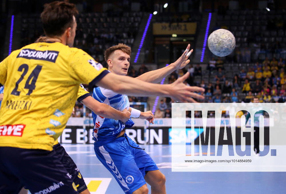 BAU 17 09 2022 Stuttgart Handball TVB 1898 Stuttgart vs Rhein Neckar Löwen, right Max Häfner TVB