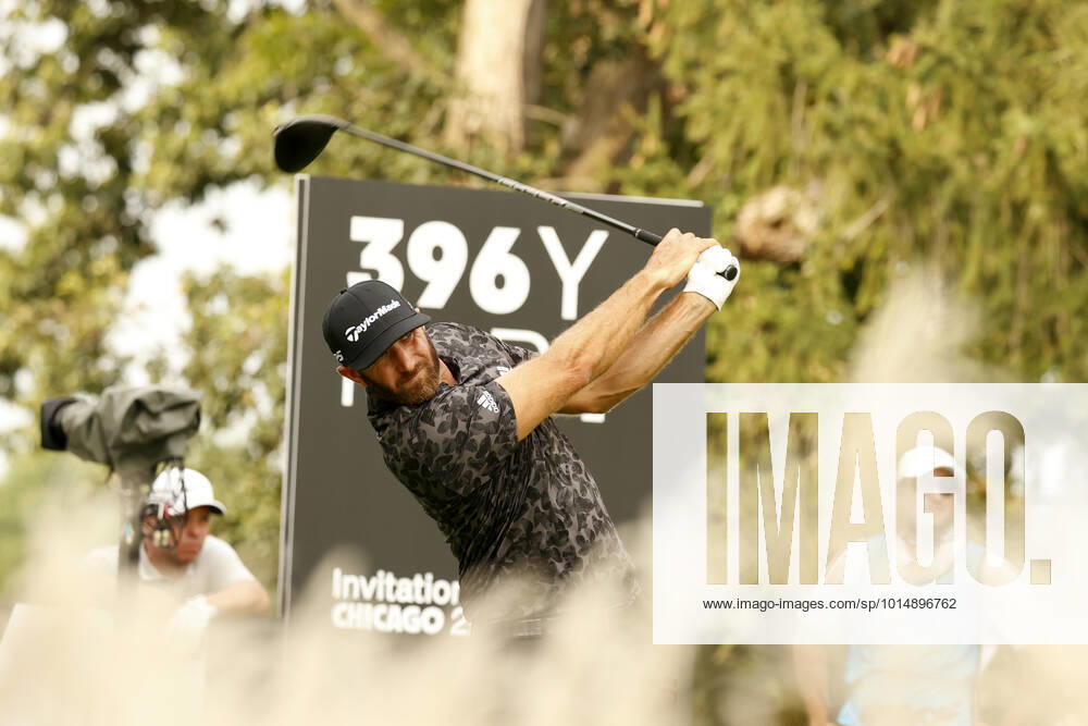 SUGAR GROVE, IL - SEPTEMBER 17: LIV golfer Dustin Johnson hits his tee shot on the 14th hole during the second round of the LIV Golf Invitational Series Chicago on September 17, 2022 at Rich Harvest Farms in Sugar Grove, Illinois. (Photo by Brian Spurlock Icon Sportswire) GOLF: SEP 17 LIV Golf Invitational Series Chicago Icon220917146