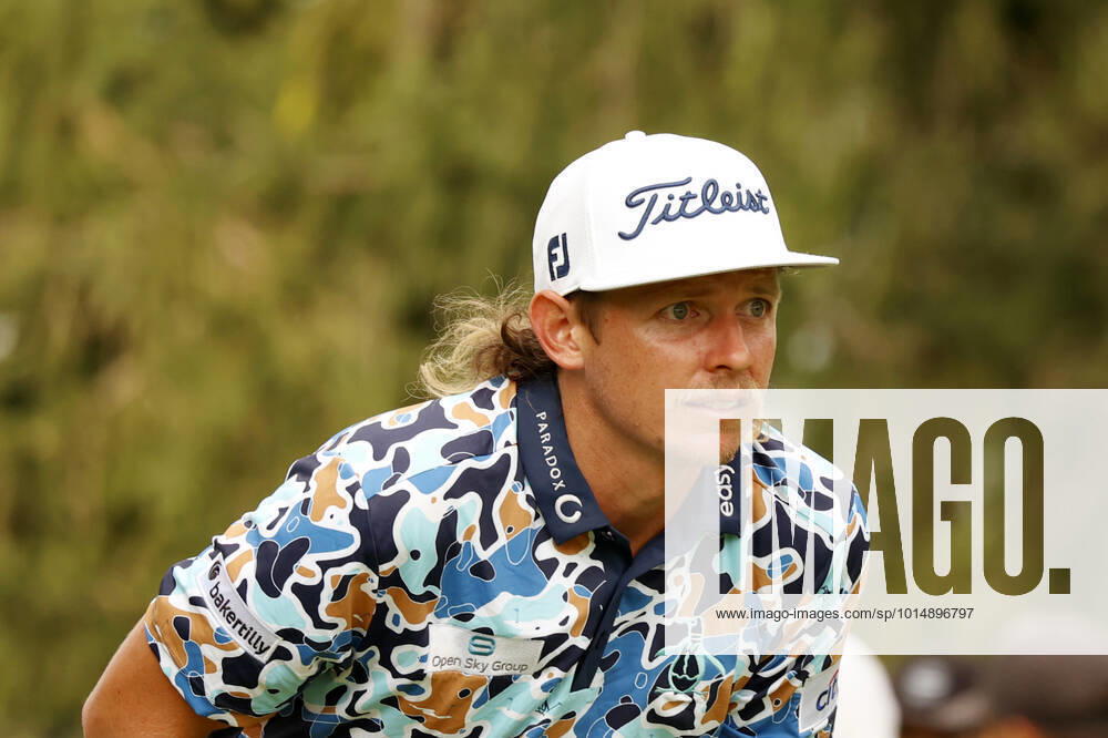SUGAR GROVE, IL - SEPTEMBER 17: LIV golfer Cameron Smith watches his tee shot on the 14th hole during the second round of the LIV Golf Invitational Series Chicago on September 17, 2022 at Rich Harvest Farms in Sugar Grove, Illinois. (Photo by Brian Spurlock Icon Sportswire) GOLF: SEP 17 LIV Golf Invitational Series Chicago Icon220917153