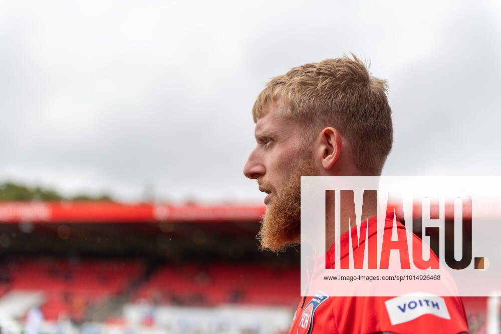 Jan Niklas Beste FC Heidenheim, 37 , GER, FC Heidenheim FCH vs FC Kaiserslautern FCK , Football, 2 Bundesliga, 09 Spieltag, Spielzeit 2022 2023, 18 09 2022, DFB DFL regulations prohibit any use of photographs as image sequences and or quasi video , GER, FC Heidenheim FCH vs FC Kaiserslautern FCK , Football, 2 Bundesliga, 09 Spieltag, Spielzeit 2022 2023, 18 09 2022 Heidenheim
