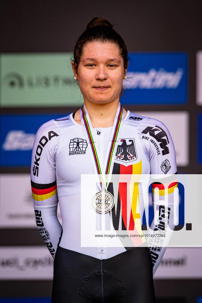CZAPLA Justyna UCI Road Cycling World Championships 2022 CZAPLA Justyna GER Germany Second Place Award Ceremony Medal Ceremony Podium Portrait Event Event UCI Road Cycling World Championships 2022 Category Category Cycling Road Cycling World Championships Junior Women U19 Location Place Australia Start Wollongong Finish Wollongong Discipline Individual Time Trail ITT Distance 14,1 km Date Date 20 09 2022 Tuesday Day 3