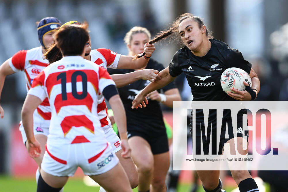 KW39 24th September 2022; Auckland, New Zealand: Black Ferns player Ruahei Demant has her hair pulled in a tackle during the New Zealand Black Ferns versus Japan Womens international rugby union match at Eden Park, Auckland ActionPlus12430368 AndrewxCornaga