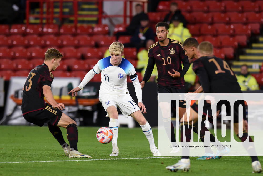 Anthony Gordon (Everton) of England U21, U 21 during the International Friendly, L?nderspiel, Nationalmannschaft match between England U21 and Germany U21 at Bramall Lane, Sheffield, England on 27 September 2022.