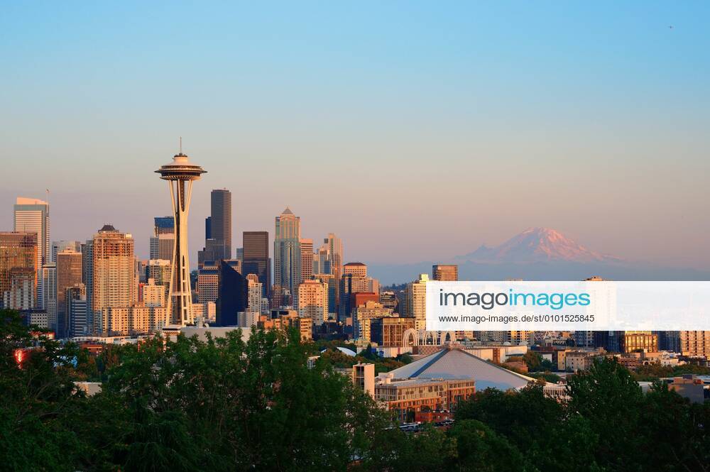 City scenery mt rainier Cityscape City life with City Centre Skyscraper with volcano Snow 268125032968880476
