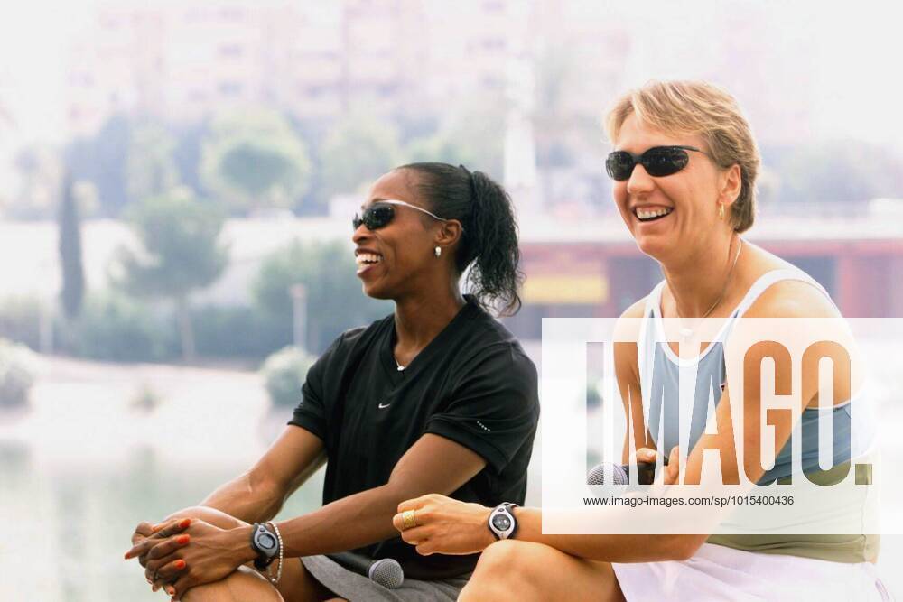 Sevilla 990824 Athletics WC 1999 Bade Gail Devers and Ludmila Engquist came to the Nike press conference in sunglasses Sevilla ESP Athletics