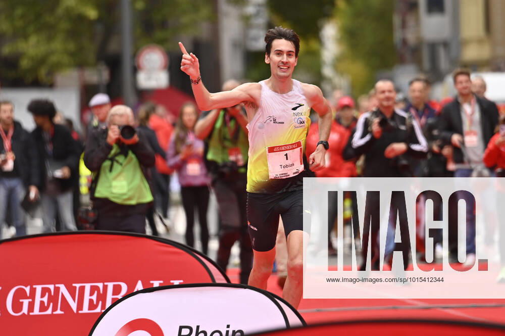 Tobias Blum wins the mens 24 Generali Cologne Marathon 2022 Cologne, 02 10 2022 Foto:xD.xAnoraganingrumx xFuturexImage