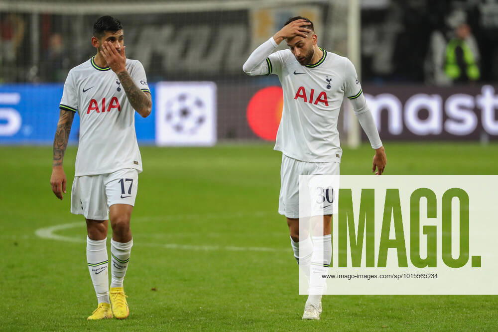 Champions League Eintracht Frankfurt Tottenham Hotspur on 04 10 2022 at Deutsche Bank Park in Frankfurt Cristian Romero Tottenham 17 and Rodrigo Bentancur Tottenham 30 are dissatisfied, disappointed, disappointed, depressed MH