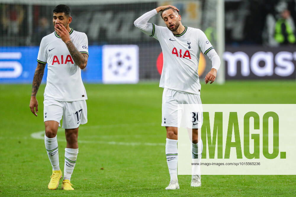 Champions League Eintracht Frankfurt Tottenham Hotspur on 04 10 2022 at Deutsche Bank Park in Frankfurt Cristian Romero Tottenham 17 and Rodrigo Bentancur Tottenham 30 are dissatisfied, disappointed, disappointed, depressed MH