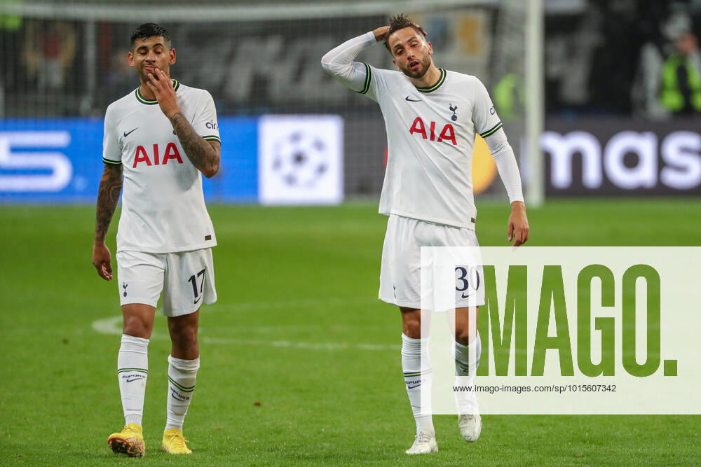 Champions League Eintracht Frankfurt Tottenham Hotspur on 04 10 2022 at Deutsche Bank Park in Frankfurt Cristian Romero Tottenham 17 and Rodrigo Bentancur Tottenham 30 are dissatisfied, disappointed, disappointed, depressed MH