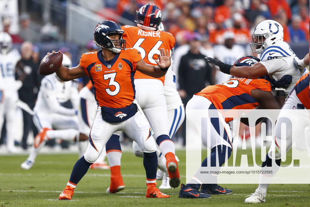 DENVER, CO - OCTOBER 06: Denver Broncos Quarterback Russell Wilson (3) drops back to pass during and NFL, American Football Herren, USA game between the Indianapolis Colts and the Denver Broncos on October 06, 2022 at Empower Field at Mile High in Denver CO. (Photo by Jeffrey Brown Icon Sportswire) NFL: OCT 06 Colts at Broncos Icon100622026
