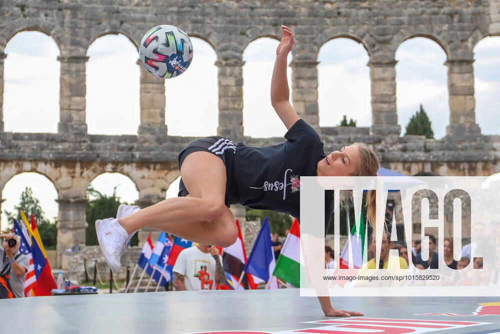 KW40 PXL_Red Bull Street Style 2022 World Final The world finals of Red Bull Street Style, the technique competition with the ball, held in the Arena in Pula, Croatia on October 8, 2022. SreckoxNiketic PIXSELL