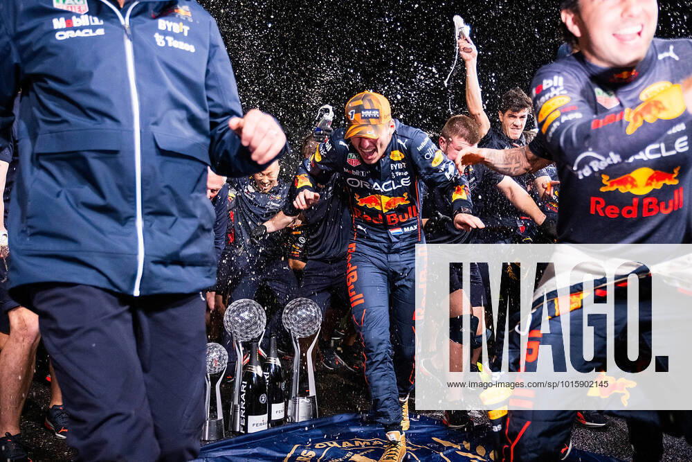 Formula 1 2022 Honda Japanese Grand Prix 09 10 2022, Suzuka International Racing Course, Suzuka, Formula 1 2022 Honda Japanese Grand Prix , in picture World Champion 2022 Max Verstappen NEL , Oracle Red Bull Racing, Chief Technical Officer Adrian Newey, Chief Motorsport Officer Dr Helmut Marko Red Bull Racing Honda , Team Principal Christian Horner Red Bull Racing Honda , Sergio Perez MEX , Oracle Red Bull Racing nordphotoxGmbHx xBratic nph00250