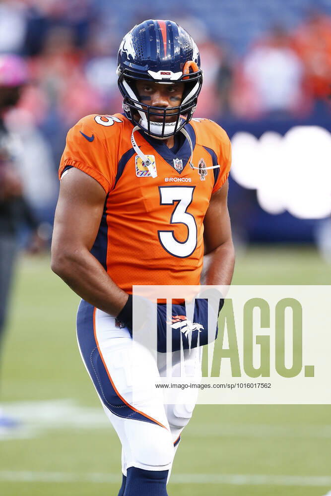 DENVER, CO - OCTOBER 06: Denver Broncos Quarterback Russell Wilson (3) during an NFL, American Football Herren, USA game between the Indianapolis Colts and the Denver Broncos on October 06, 2022 at Empower Field at Mile High in Denver CO. (Photo by Jeffrey Brown Icon Sportswire) NFL: OCT 06 Colts at Broncos Icon100622050