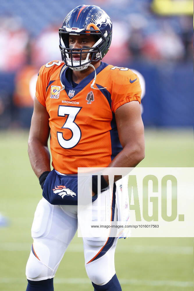 DENVER, CO - OCTOBER 06: Denver Broncos Quarterback Russell Wilson (3) during an NFL, American Football Herren, USA game between the Indianapolis Colts and the Denver Broncos on October 06, 2022 at Empower Field at Mile High in Denver CO. (Photo by Jeffrey Brown Icon Sportswire) NFL: OCT 06 Colts at Broncos Icon100622051